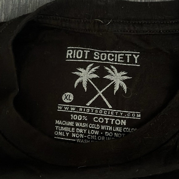 RIOT SOCIETY T SHIRT - Picture 4 of 4